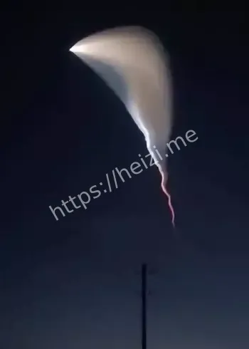 北京天空火箭云